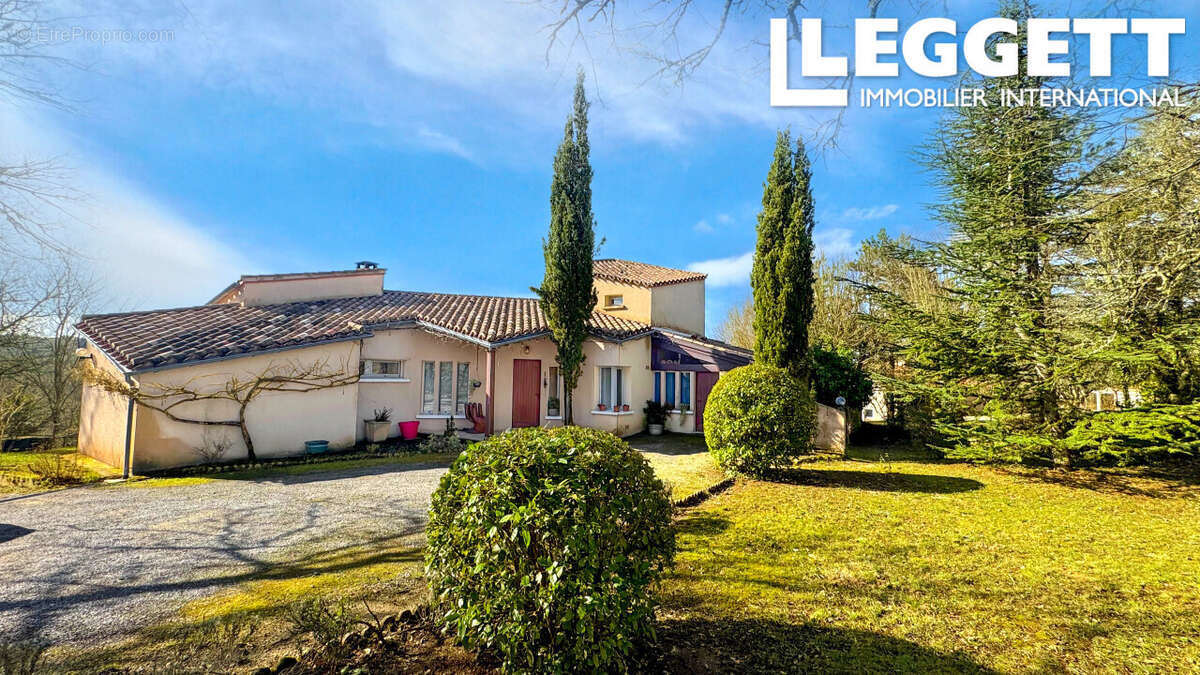 Maison d'architecte avec piscine, 4 chambres, 3 sdb, vue dégagée, au calme, à 10 minutes de Cahors - photo 2