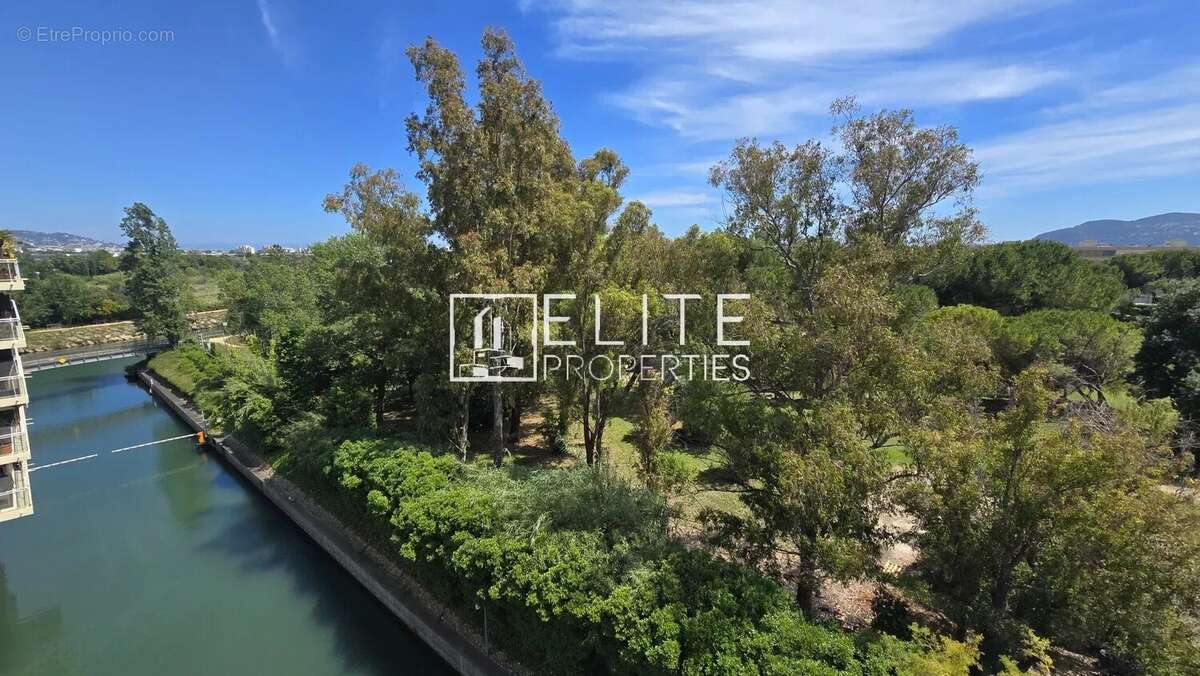 Appartement à MANDELIEU-LA-NAPOULE