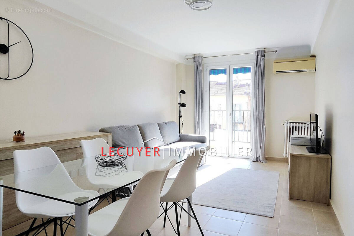 Appartement à VALLAURIS