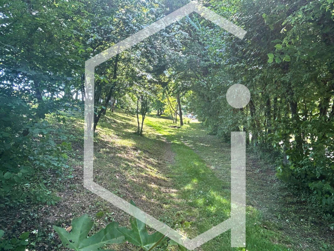 Maison à MORNAY-SUR-ALLIER