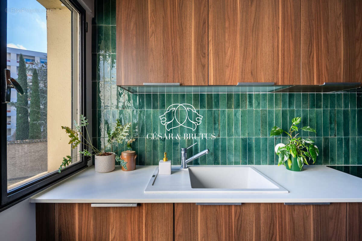 6 Zoom cuisine - Appartement à LYON-8E