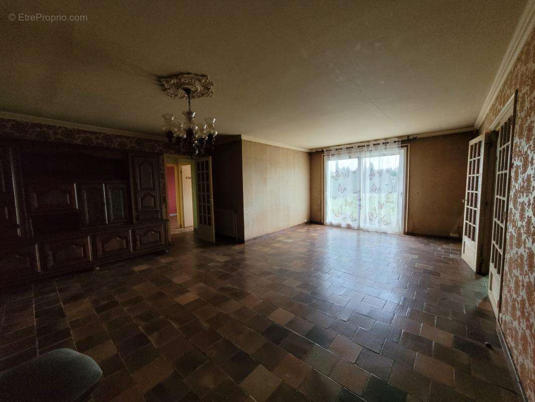 Propriété bâtie composée d'une habitation principale et de d - photo 6