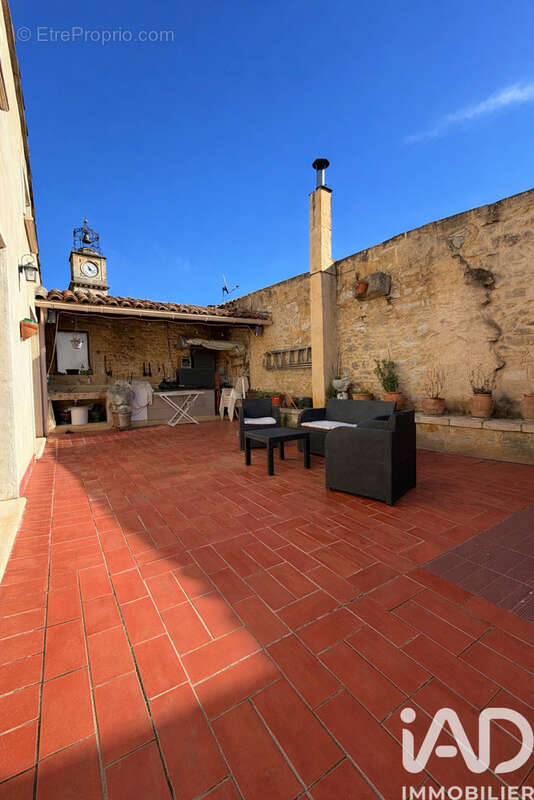 Maison 223 m² à Saint-Bonnet-Du-Gard  - photo 3