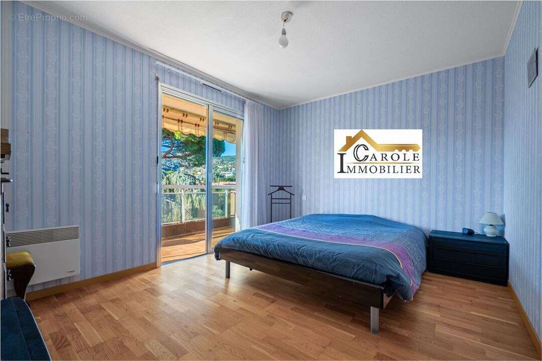 Appartement à MANDELIEU-LA-NAPOULE