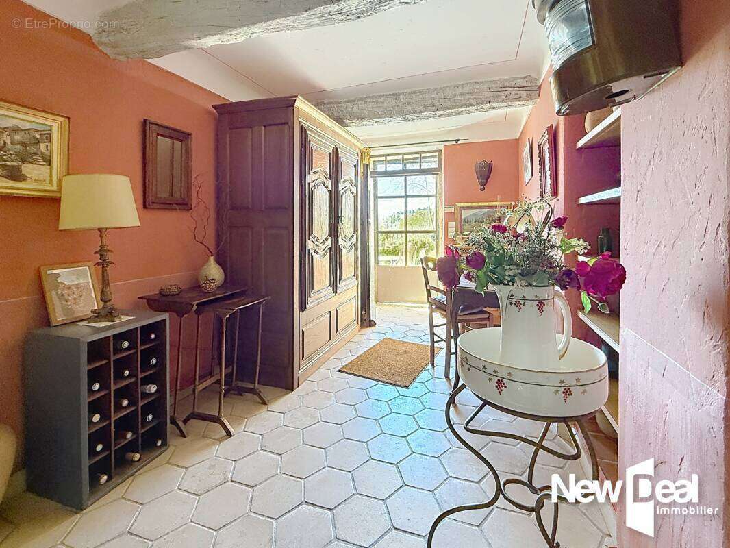 Maison à TOURRETTES