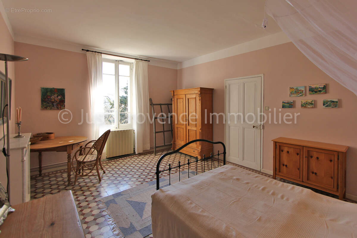 Maison à SUZETTE