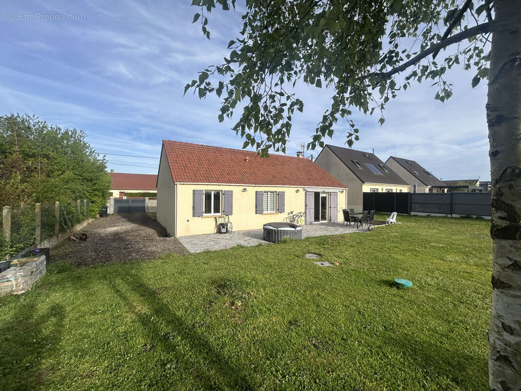 Maison à ROUVRES-SAINT-JEAN