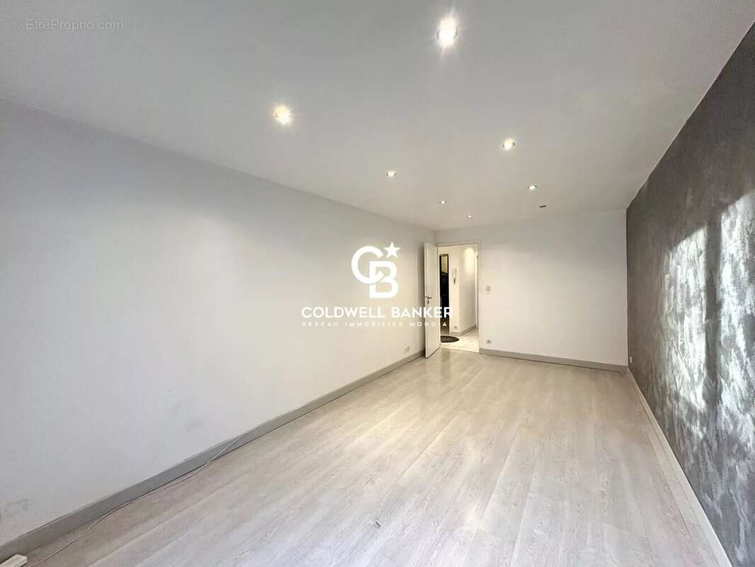 Appartement à ETREMBIERES