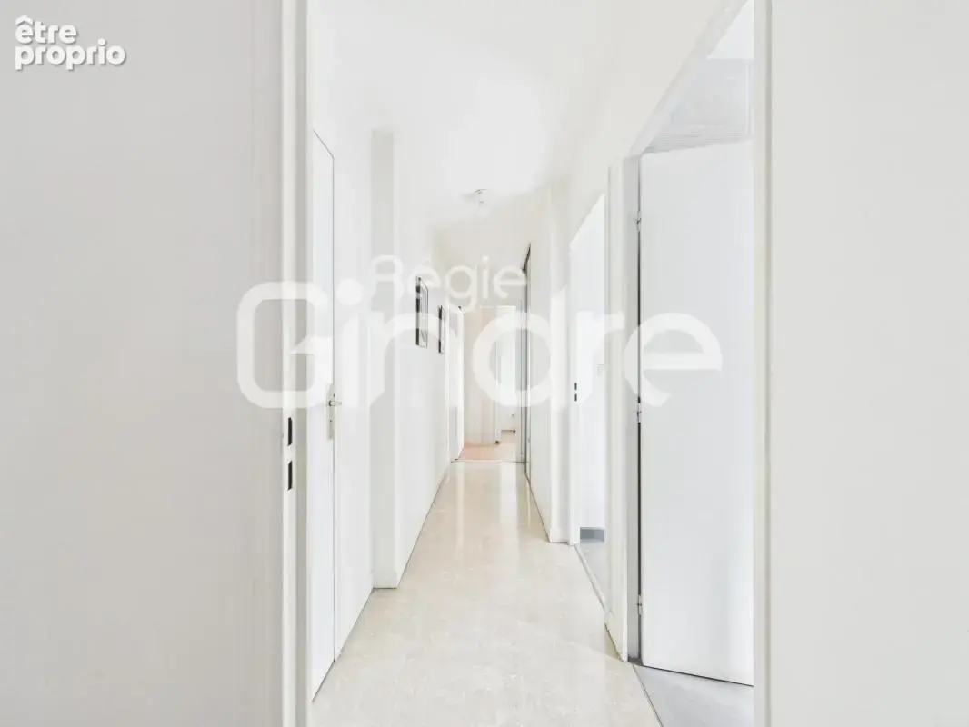 Vente - Appartement - 3 pièces + cuisine - 72 m² - 350 000 € - - photo 8