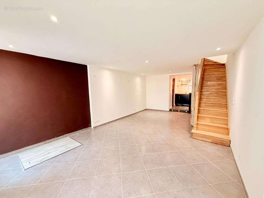 Maison de ville a Joigny 4 pièce(s) 82 m2 - photo 2