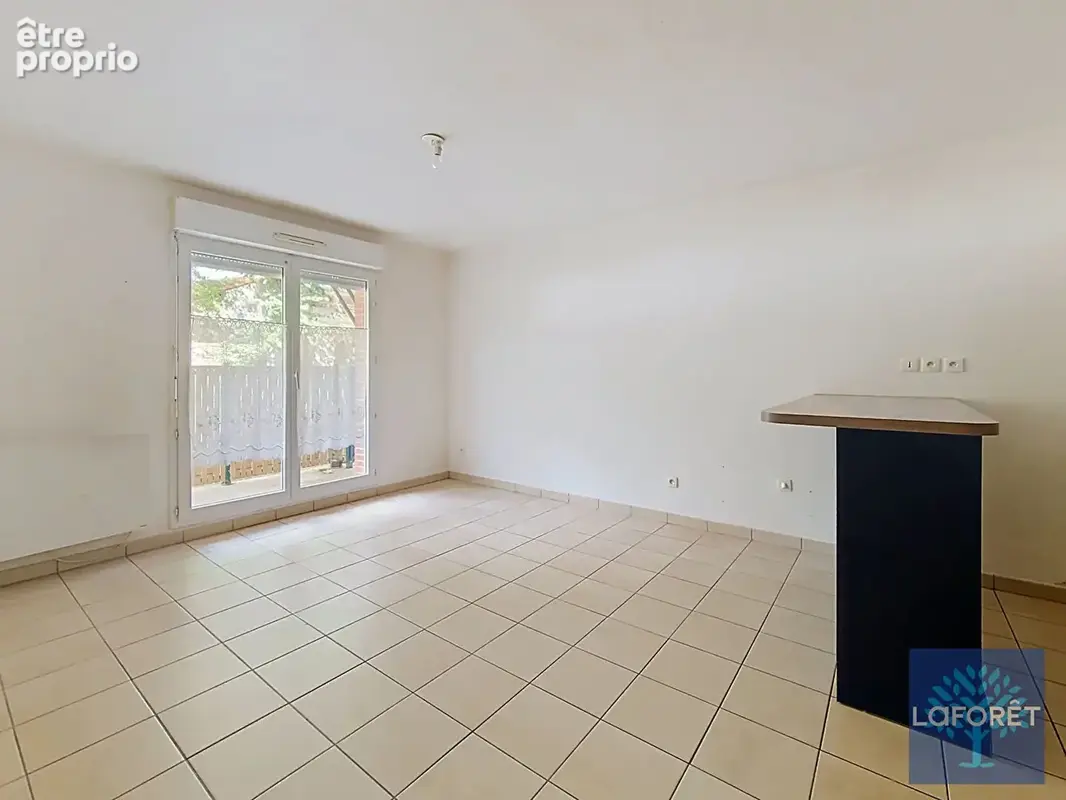 Etampes - appartement 3 pièces avec 2 terrasses, piscine et parkings - photo 3