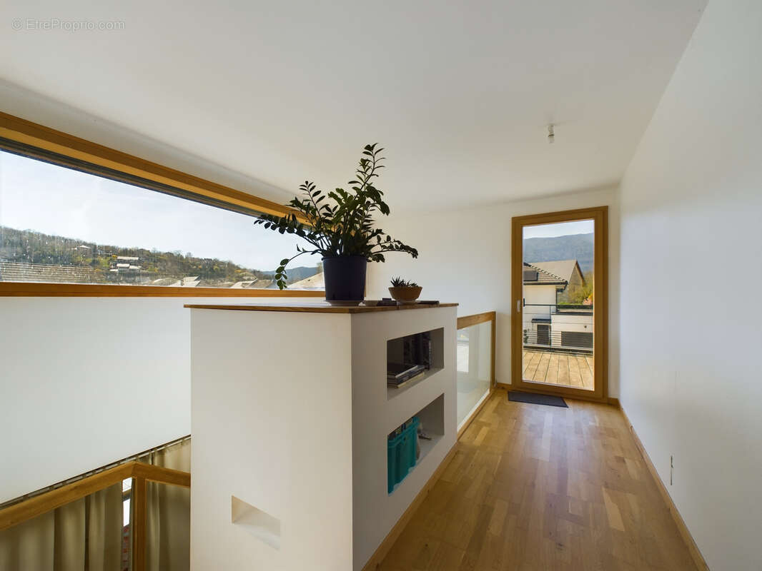 Maison à VIVIERS-DU-LAC