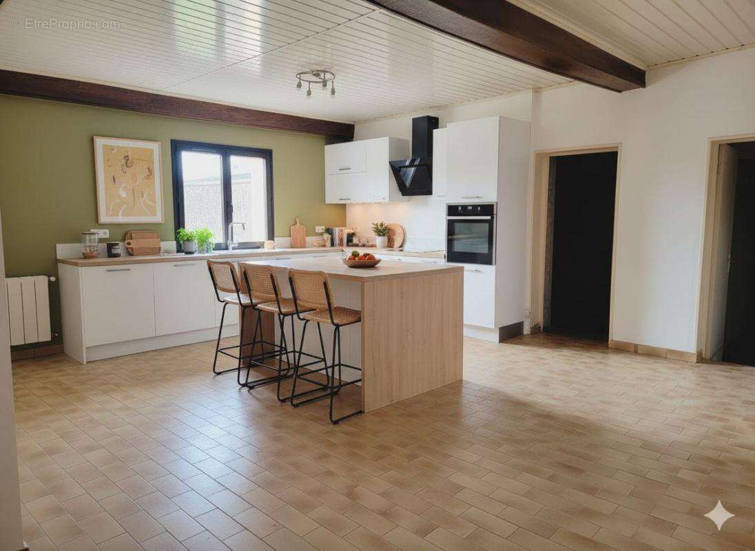 Maison à SAINT-PIERRE-LA-PALUD