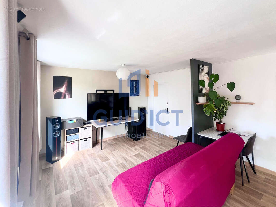 Appartement T4 lumineux entièrement rénové   DPE B   2 balcons   Parking privatif sécurisé - photo 1
