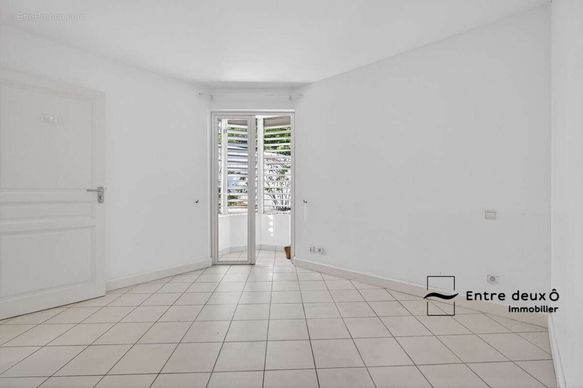 Appartement 151 m² à Schoelcher  - photo 9