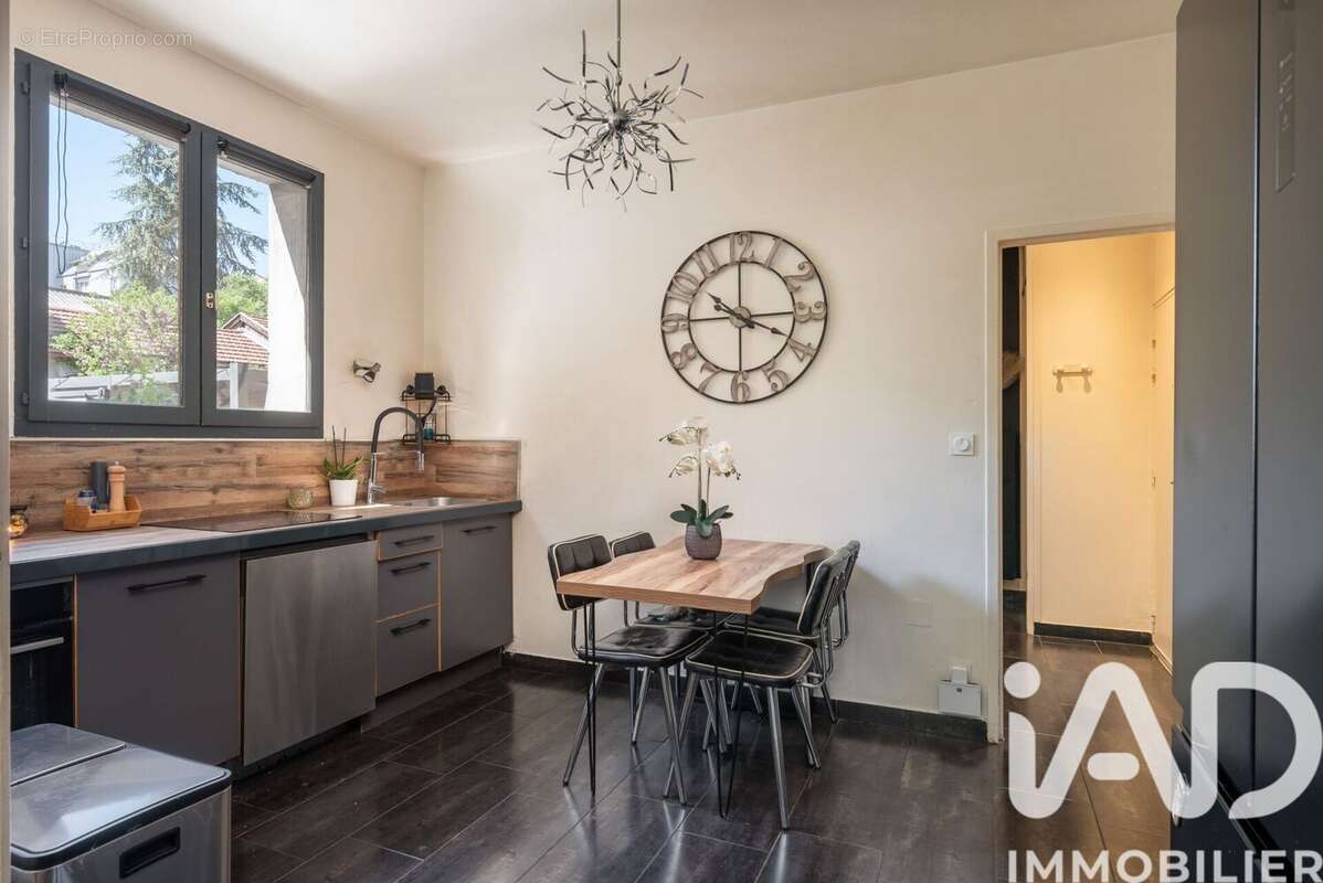 Maison 100 m² à Grenoble  - photo 8