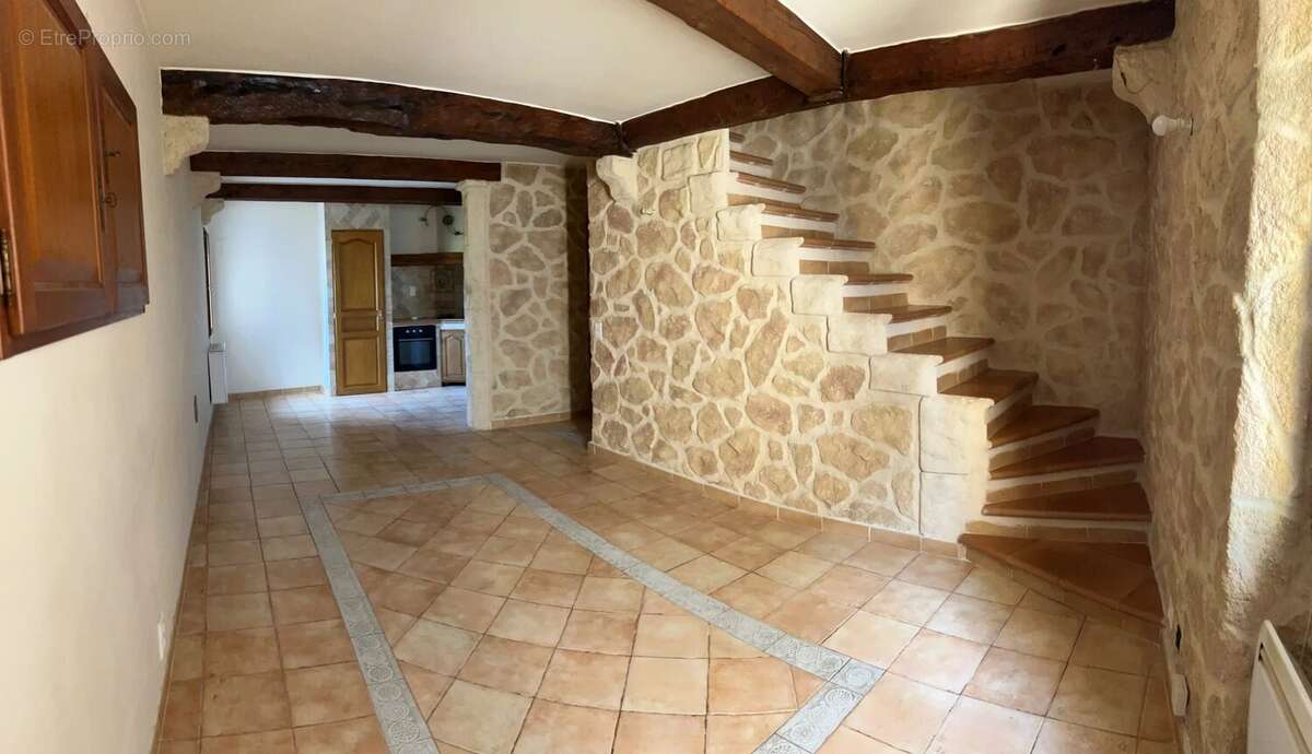 Maison à FIGANIERES