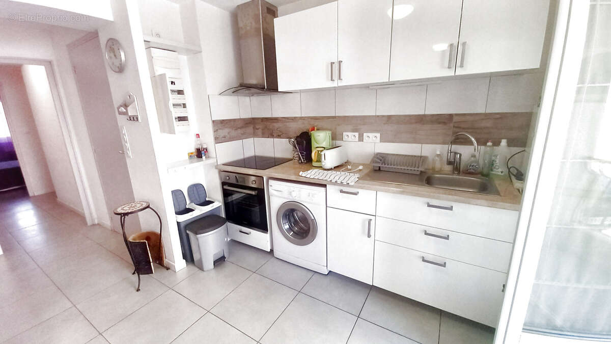 Appartement à LAMALOU-LES-BAINS