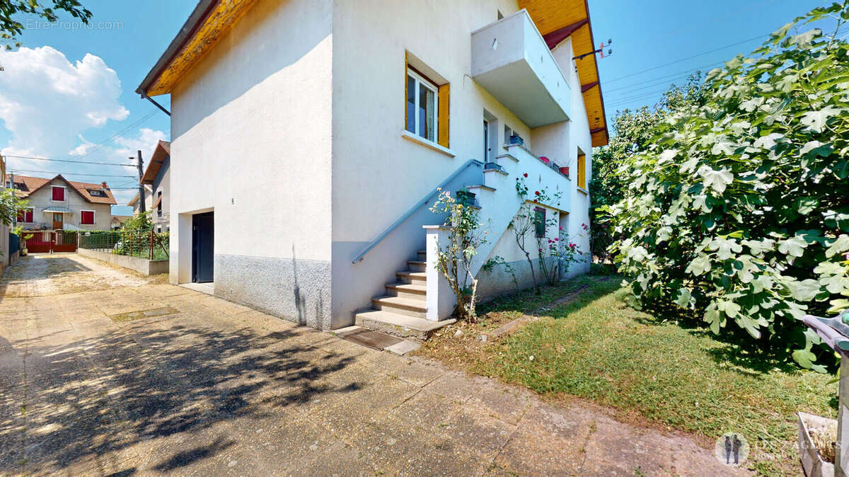 Maison à SAINT-MARTIN-D&#039;HERES