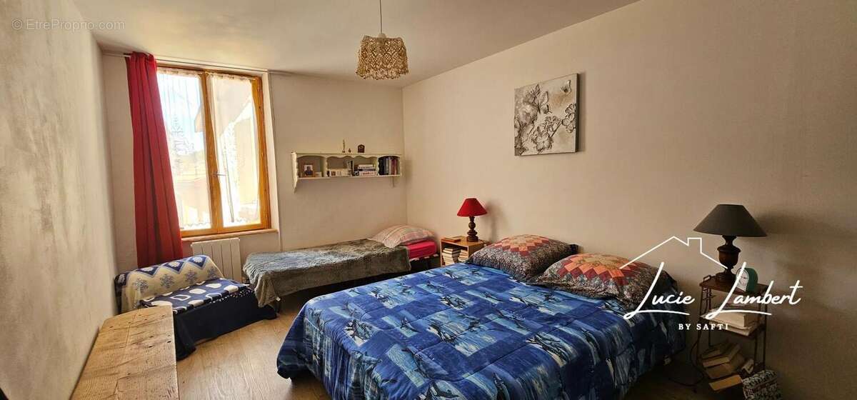 Maison 126 m² à Auzat-La-Combelle  - photo 8