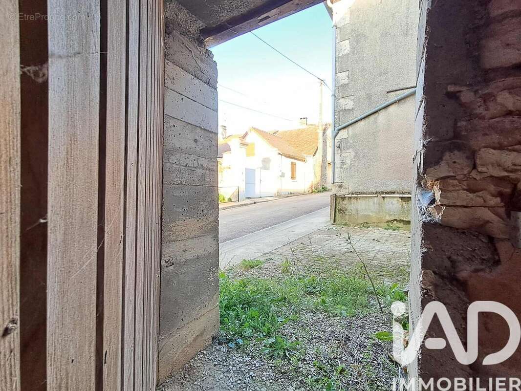 Maison 150 m² à Courgis  - photo 6