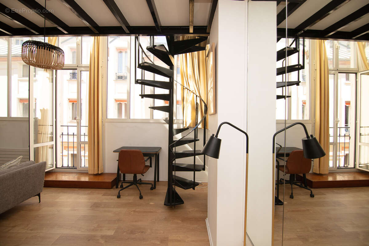 Appartement à PARIS-8E