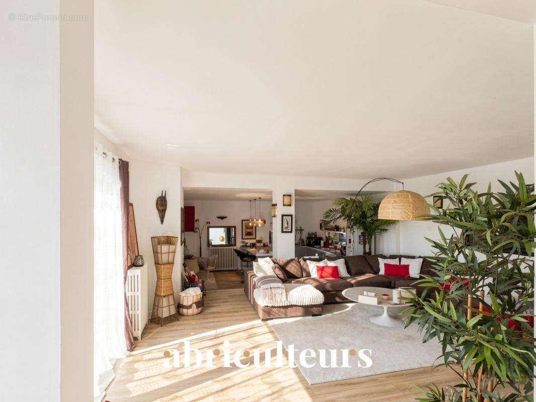 Loft  176 m² – Esprit maison (Colombes Centre / Gare) - photo 4