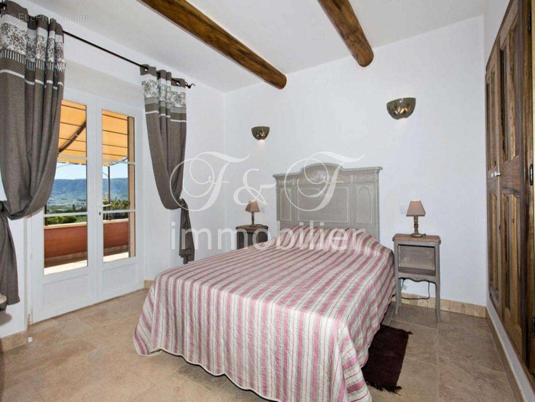 Maison à ROUSSILLON