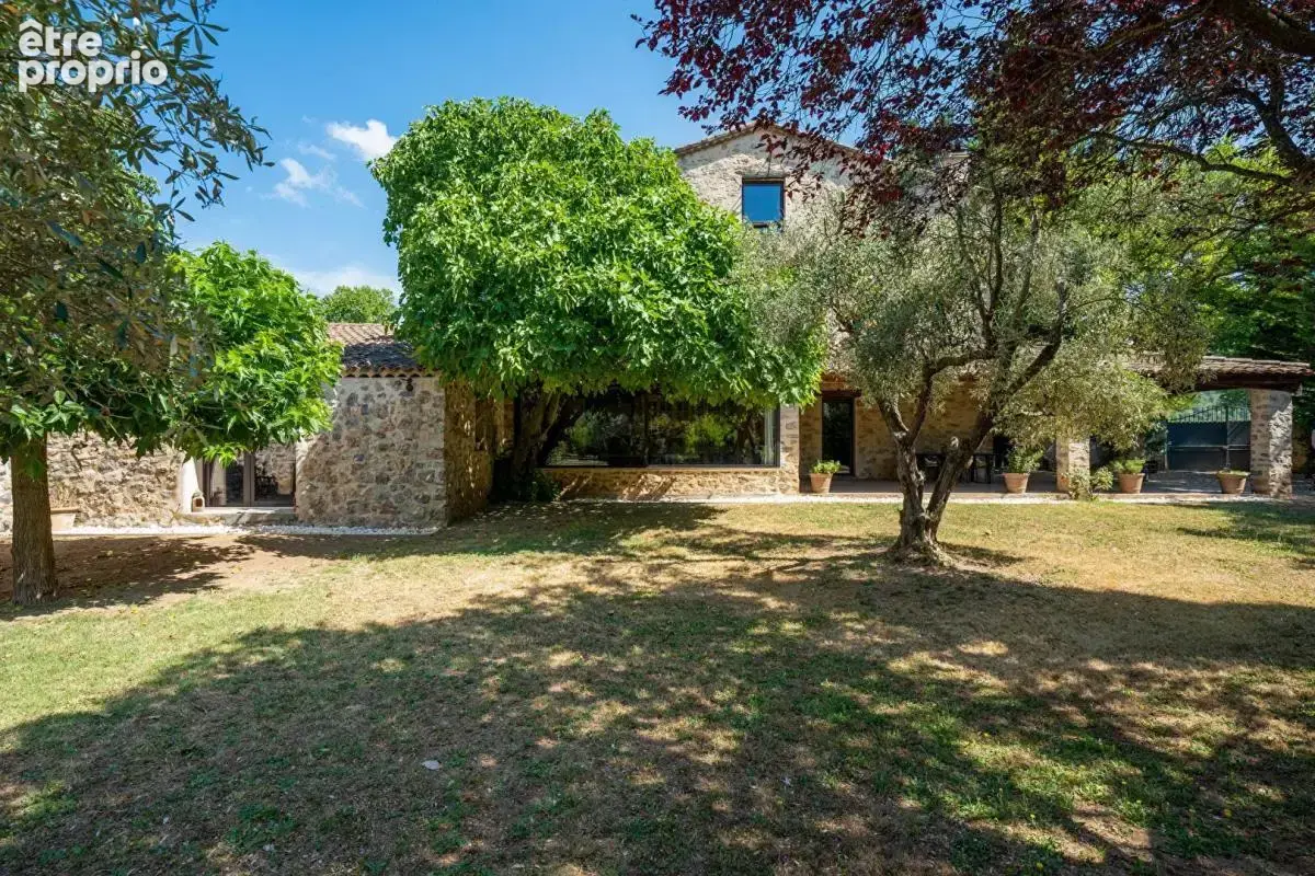 Propriété provençale rénovée avec dépendances 300 m² habitables sur 1,7 hectare - photo 14