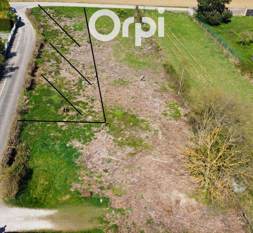 Terrain à HEMEVILLERS
