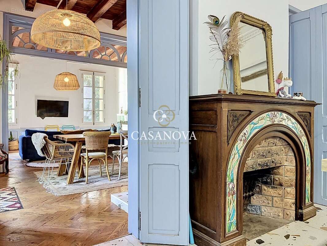 Maison de caractère en pierre 1920 restaurée, 300 m² habitables (dont gîte) + annexes aménageables. terrain de 5 000 m² avec pis - photo 13