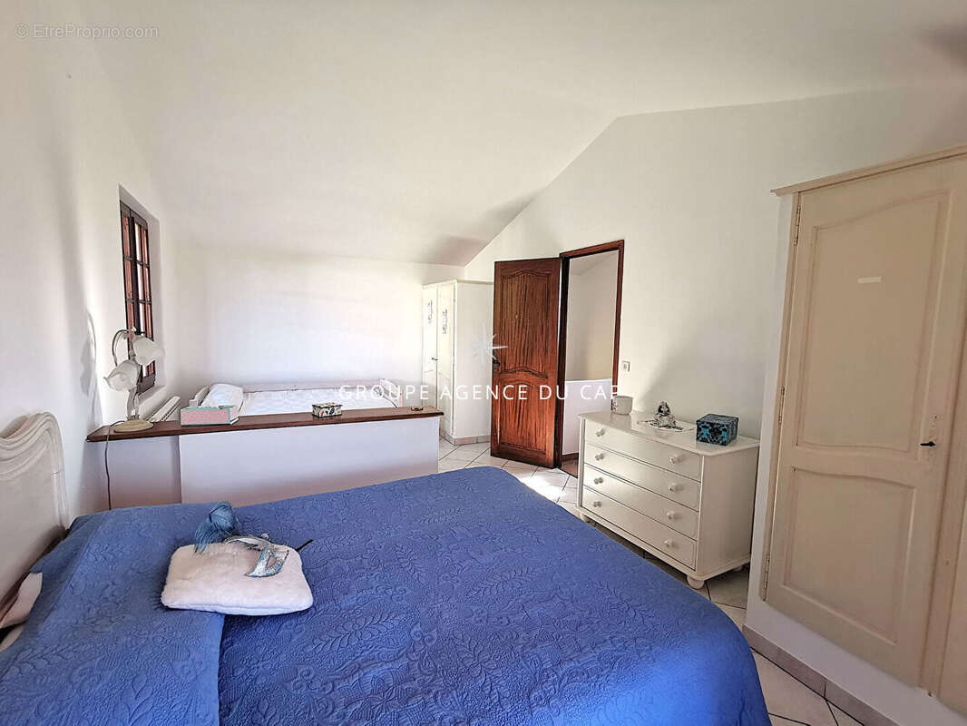 Maison à LES ISSAMBRES