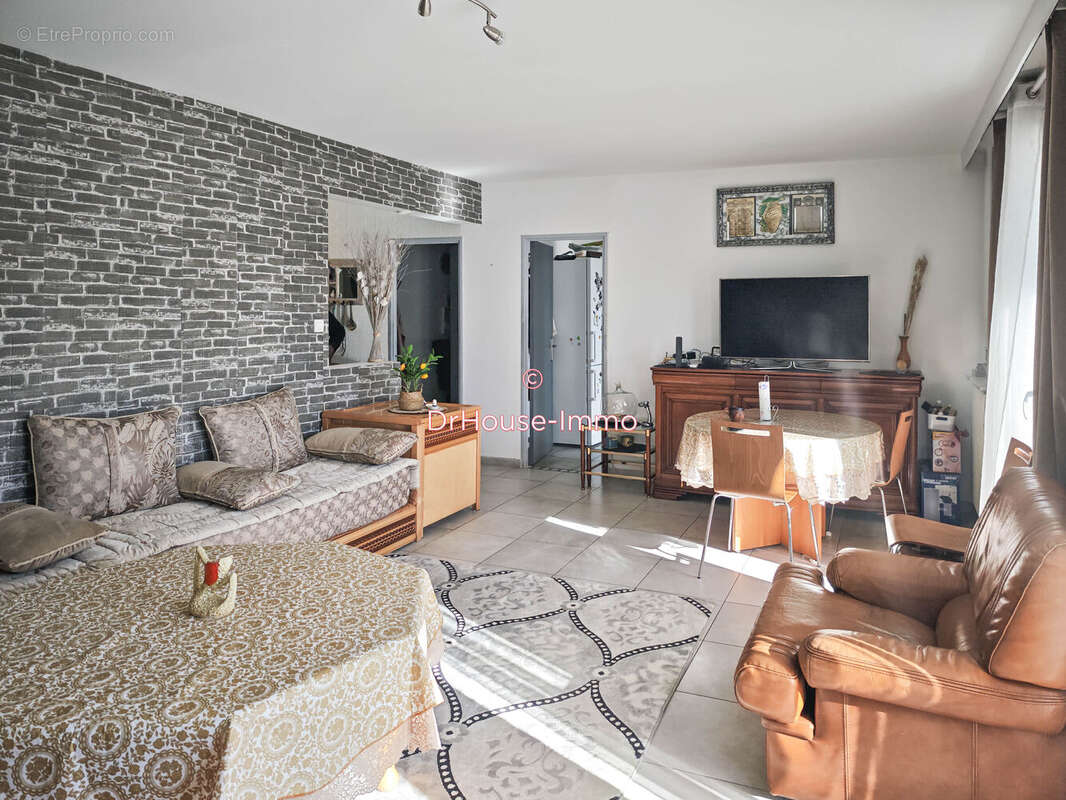 Appartement à MARSEILLE-11E