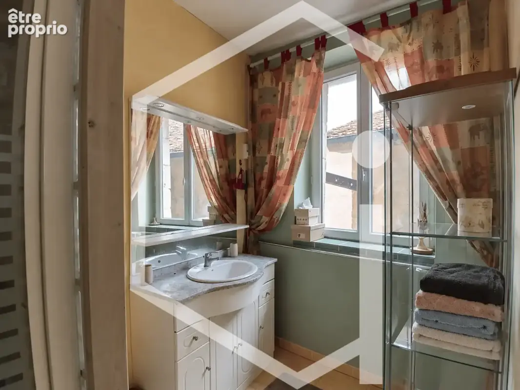 Donzy centre ville historique immeuble commercial avec habitation - photo 11