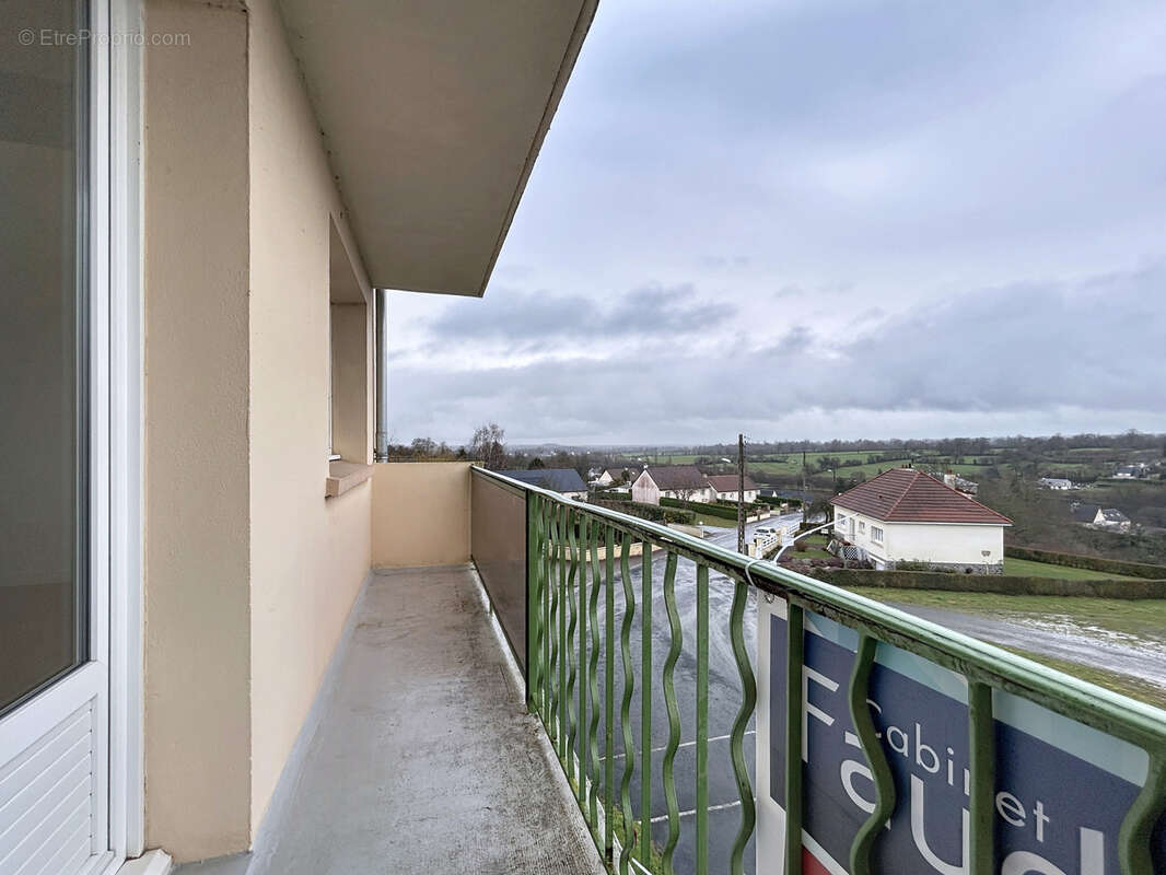 Appartement à PONT-HEBERT