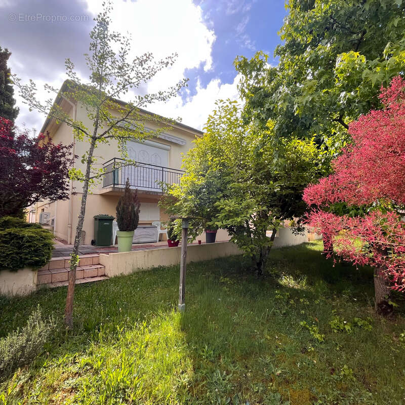 Maison à YZEURE