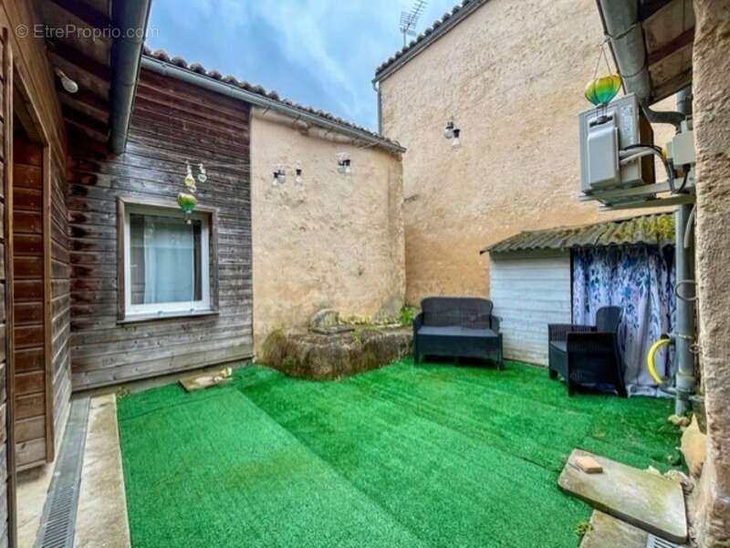 Maison à ASSAIS-LES-JUMEAUX