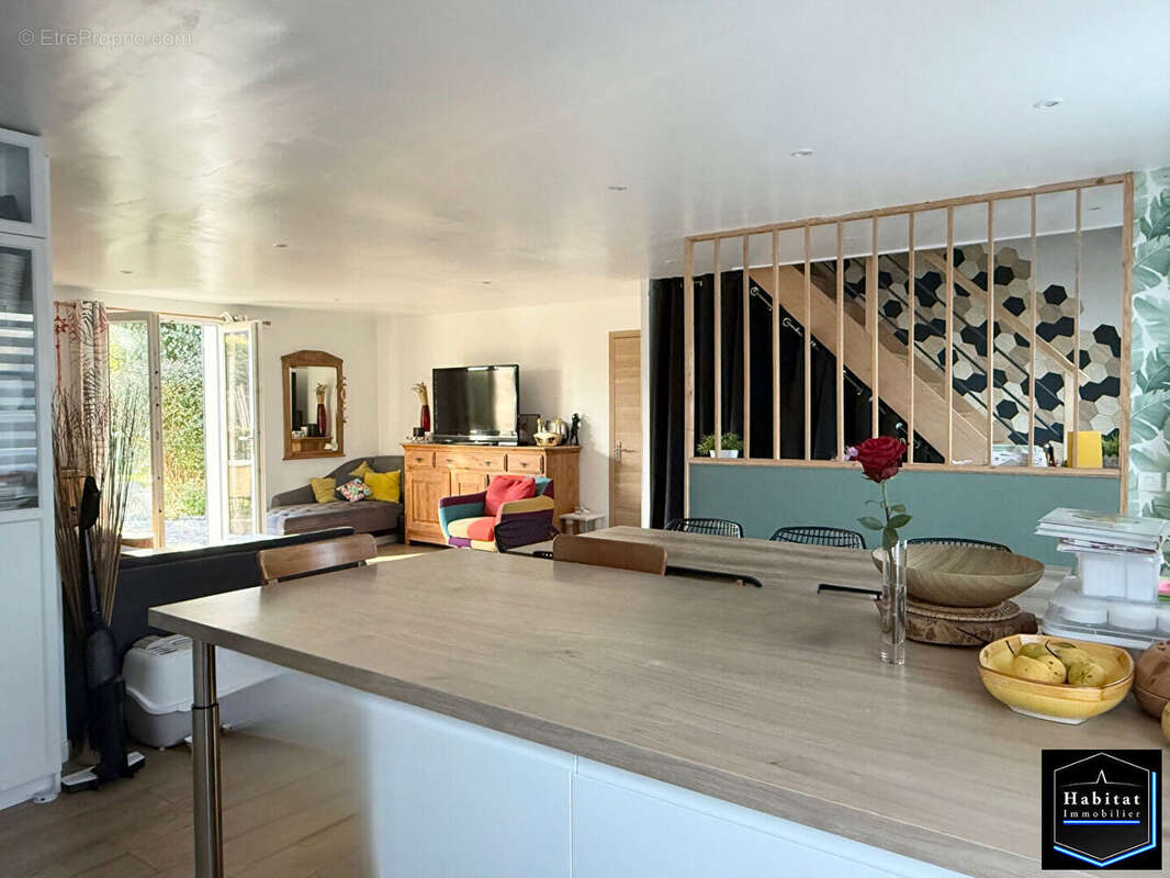 Maison à LE PLESSIS-BELLEVILLE