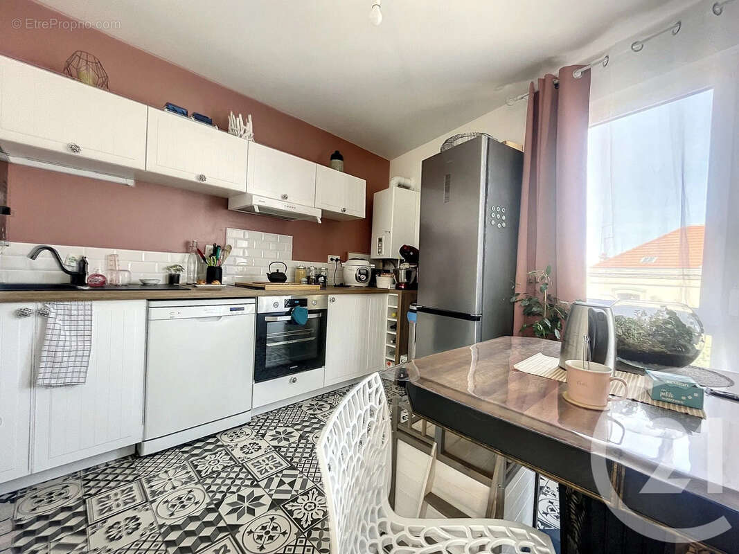 Appartement 64 m² à Reims  - photo 3