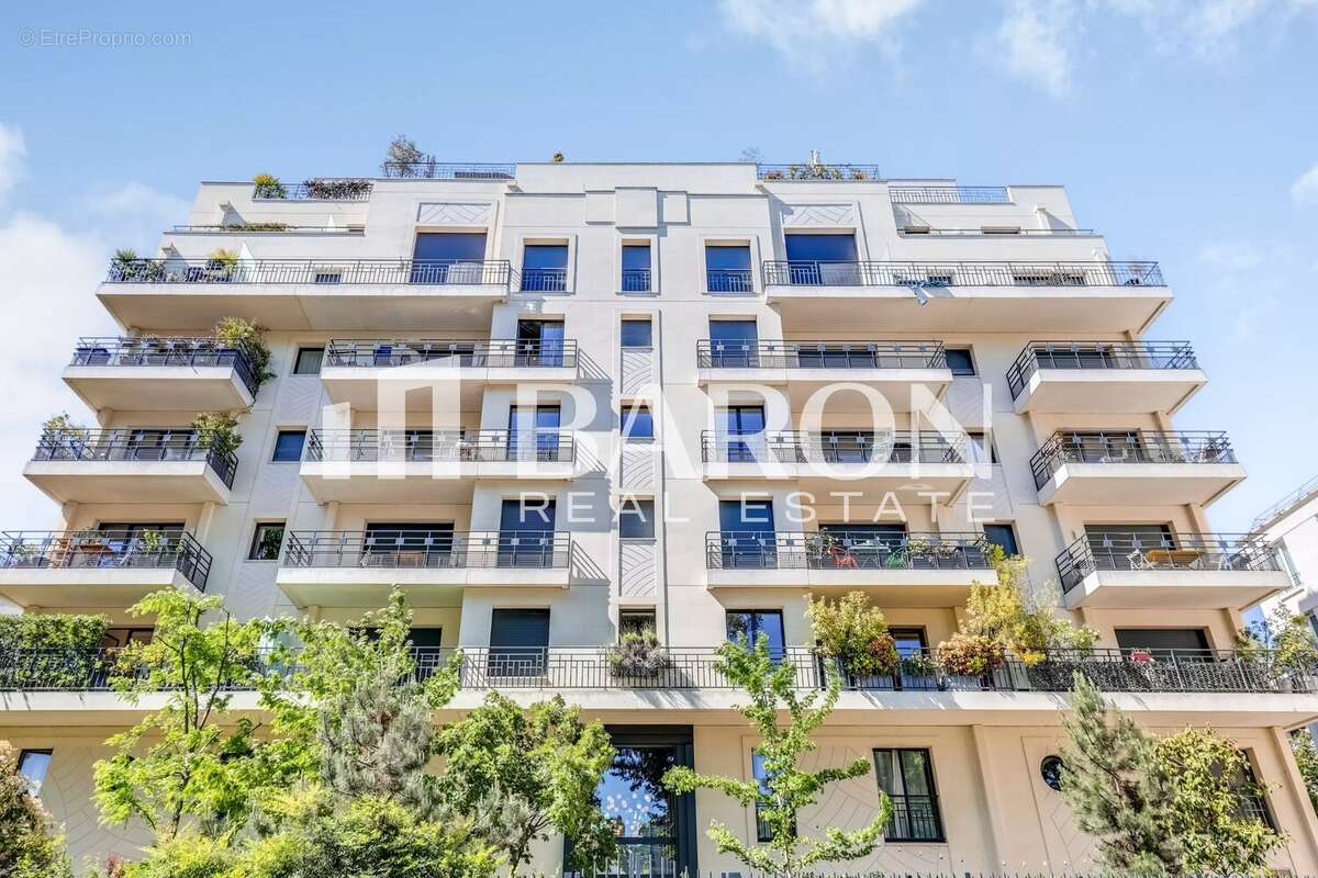 Neuilly sur seine - appartement rez de jardin 2 pieces 1 chambre - photo 10