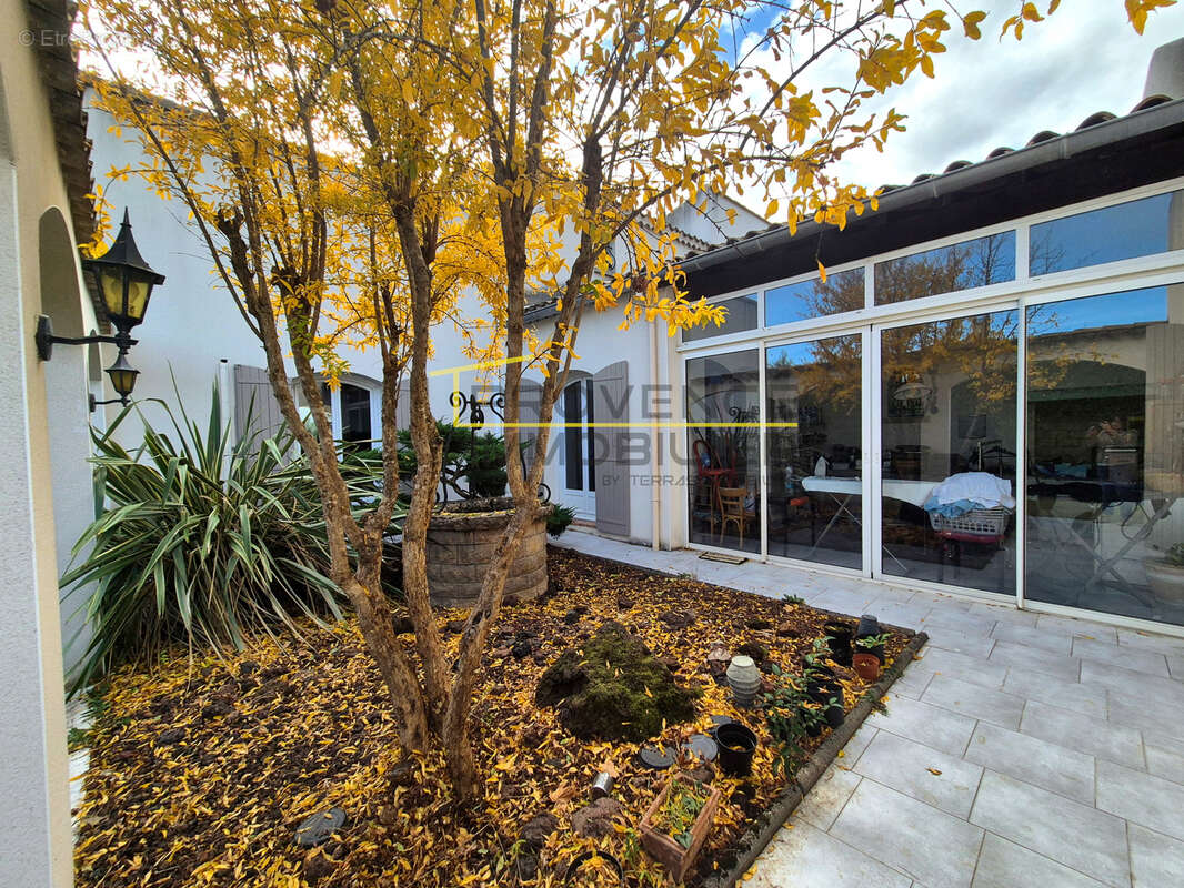 Maison à MONTELIMAR