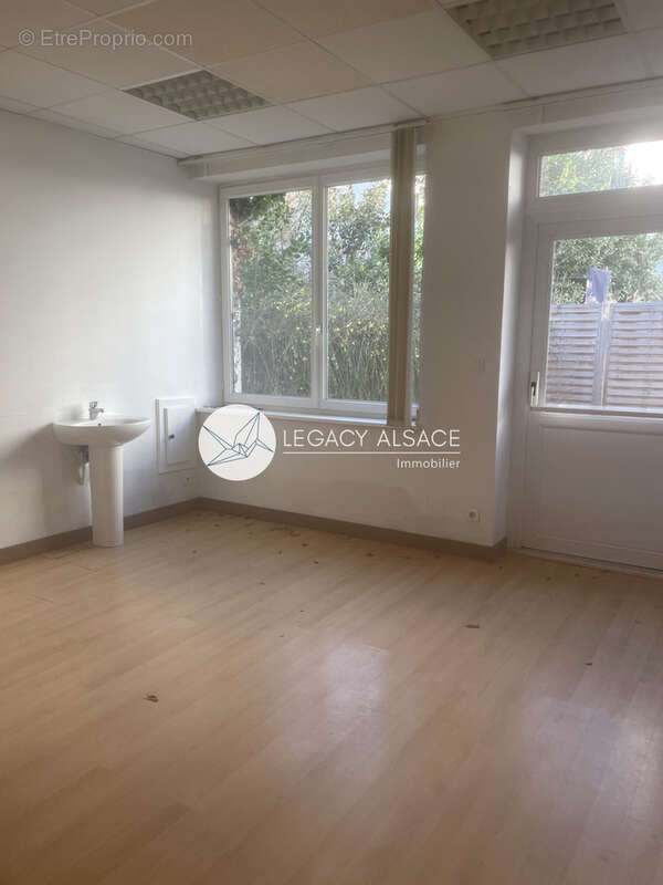 Appartement 2/3 pièces traversant de 67,17m2 avec jardin et cour, travaux à prévoir! - photo 3