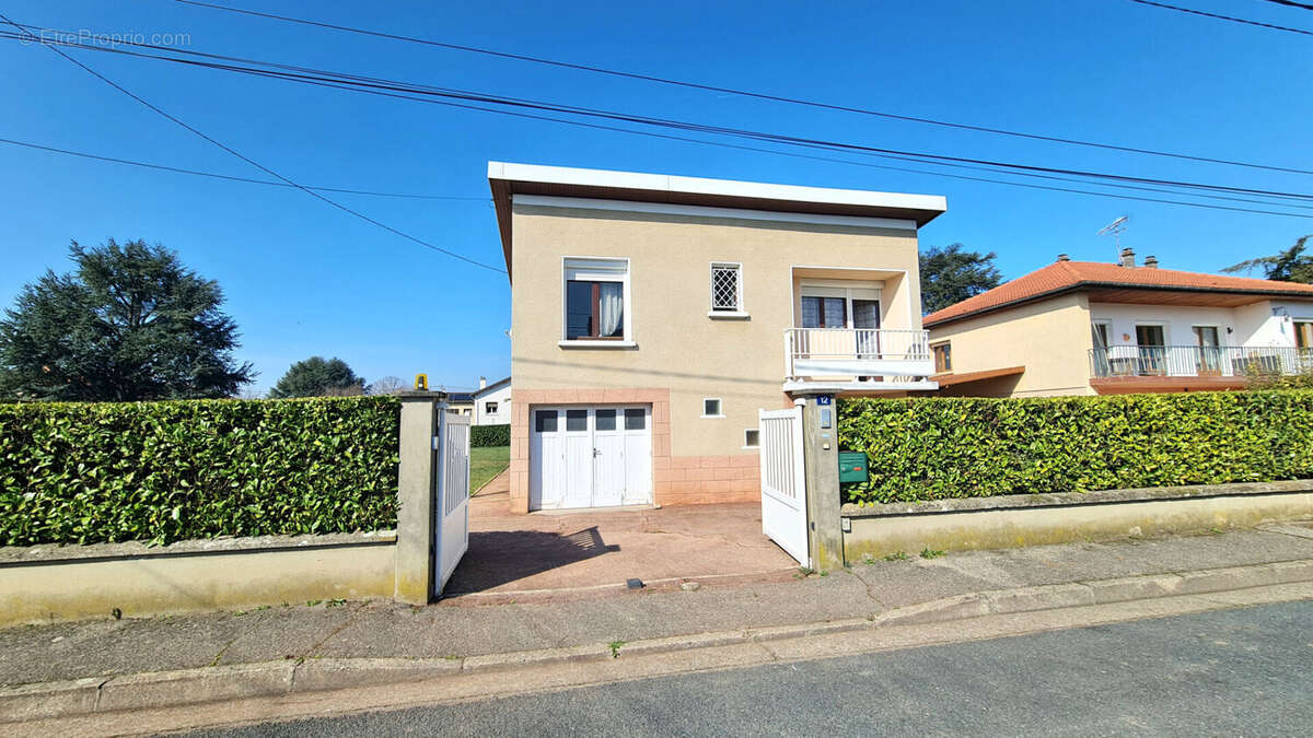 Maison à SAINT-PRIEST