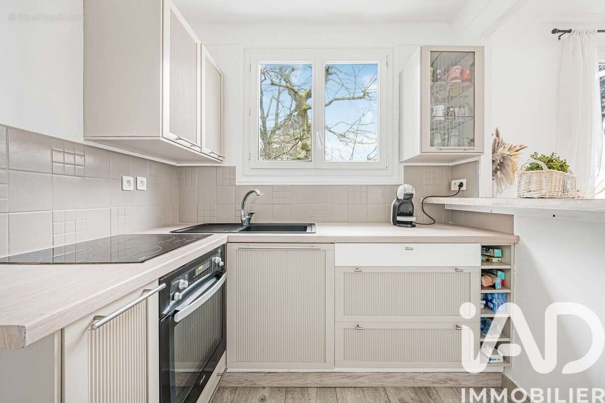 Photo 5 - Appartement à LA CELLE-SAINT-CLOUD