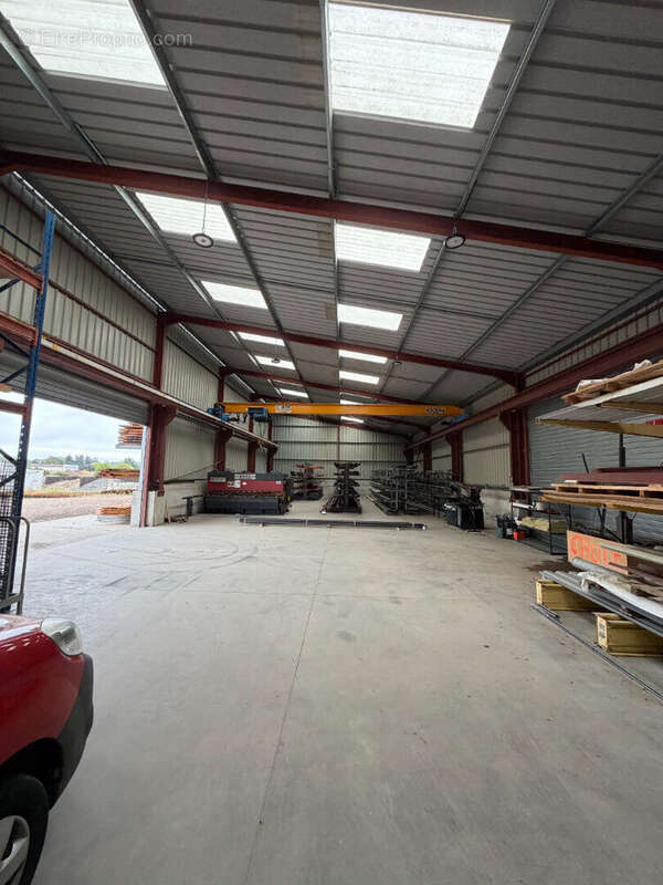 A VENDRE - Ensemble immobilier d'environ 1 680m² - (30 min de limoges) ROCHECHOUART - photo 3