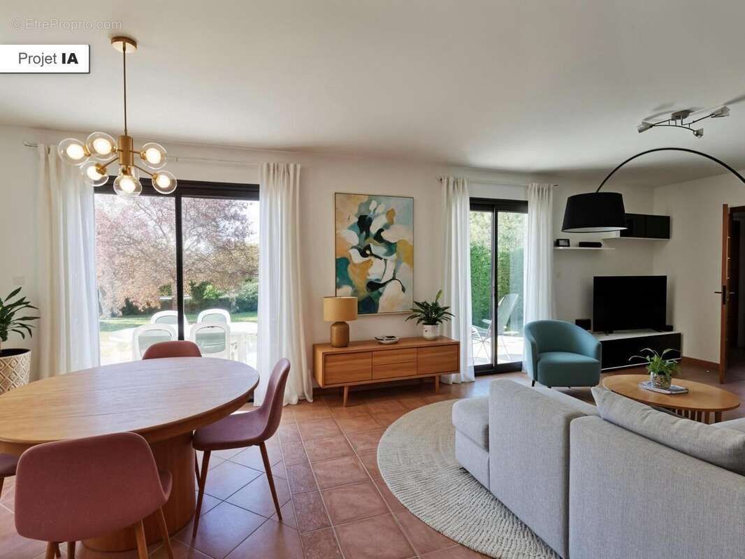   - Maison à CHAUZON