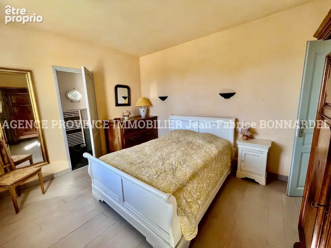 Maison 9 pièces 175 m² à vendre à Suze-La-Rousse (26790) - photo 14