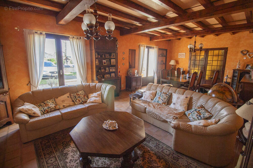 Maison à SAINT-JEAN-DE-SOUDAIN