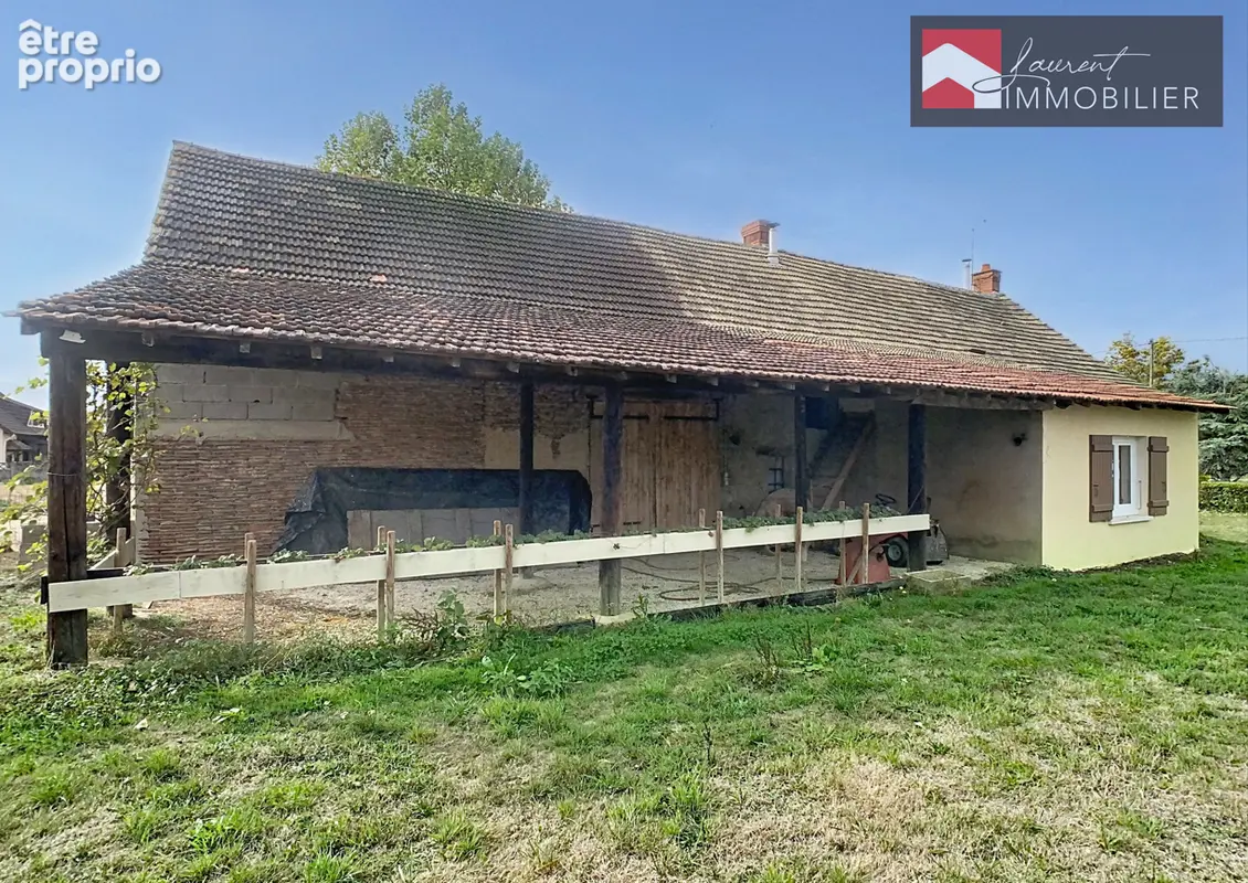 Simandre - Ancienne ferme bressane avec dépendances - photo 13