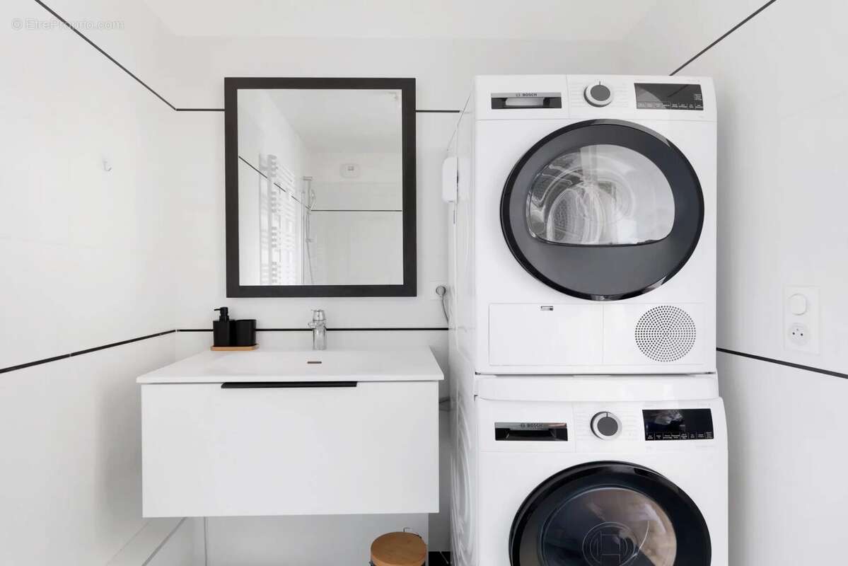 Appartement à COURBEVOIE